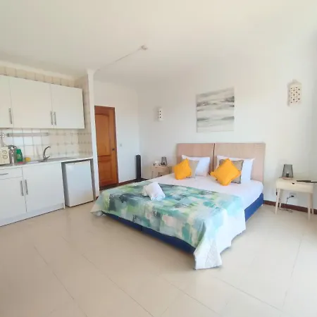 Endless Summer Apartment *