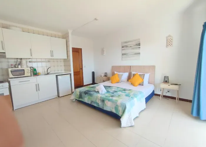 Endless Summer Apartment *